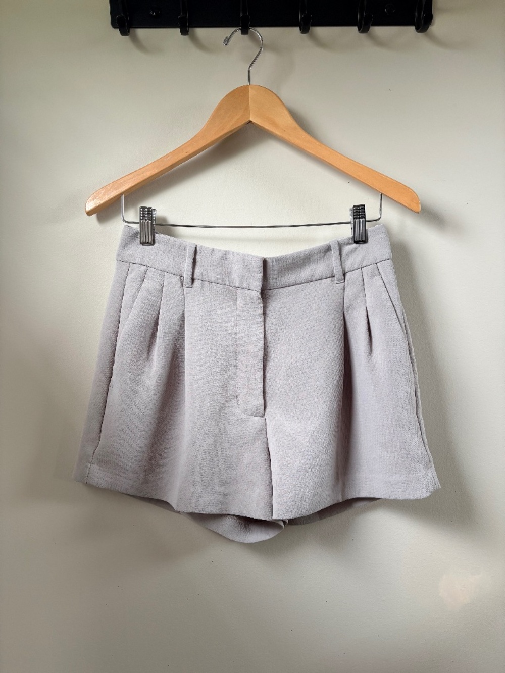 Aritzia Effortless Mini Tailored Shorts 6